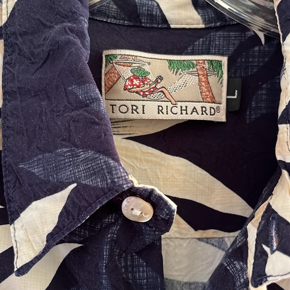 TORI RICHARD Casual Button Down Shirt - Picture 3 of 9